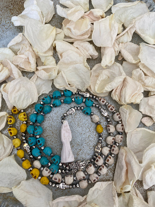 Santa Muerte Abre Camino Rosary de Hilo + Magnesite & Howlite Skulls + Traditional Mexican Road Opening + Handcrafted + Rosario