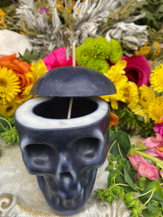 Loadable Uncrossing Skull Candle
