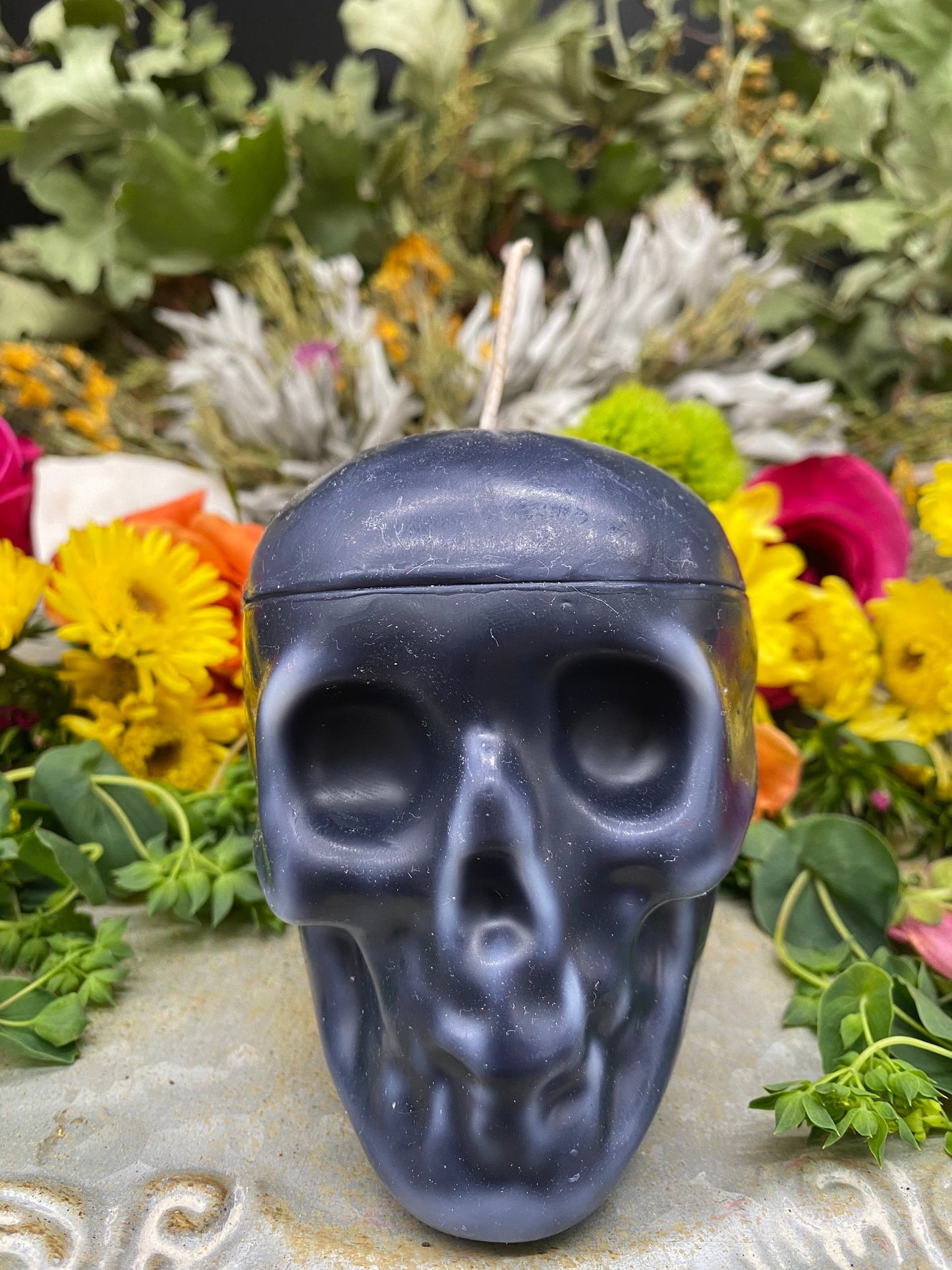 Loadable Uncrossing Skull Candle