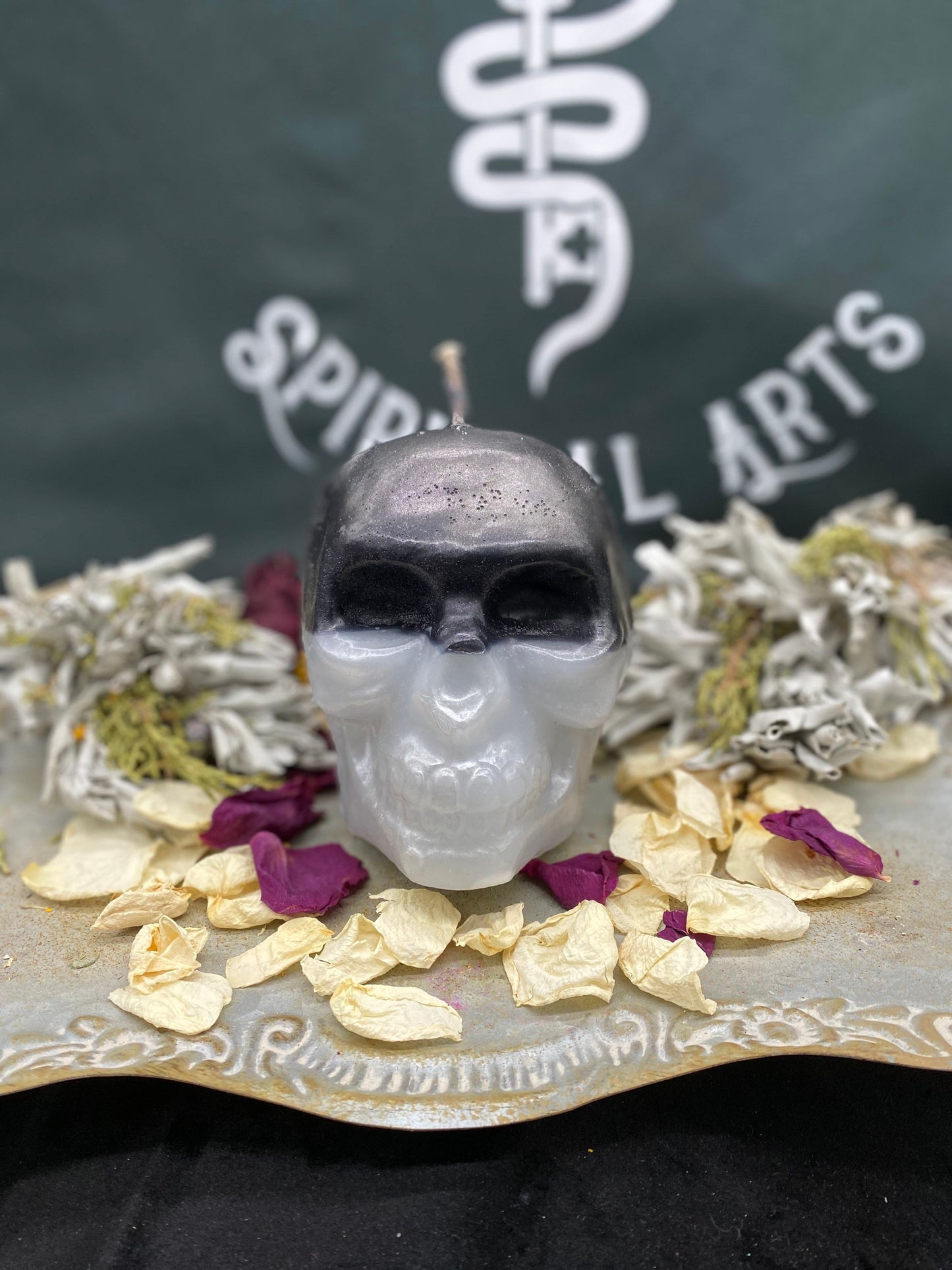 Large Uncrossing Skull Candle