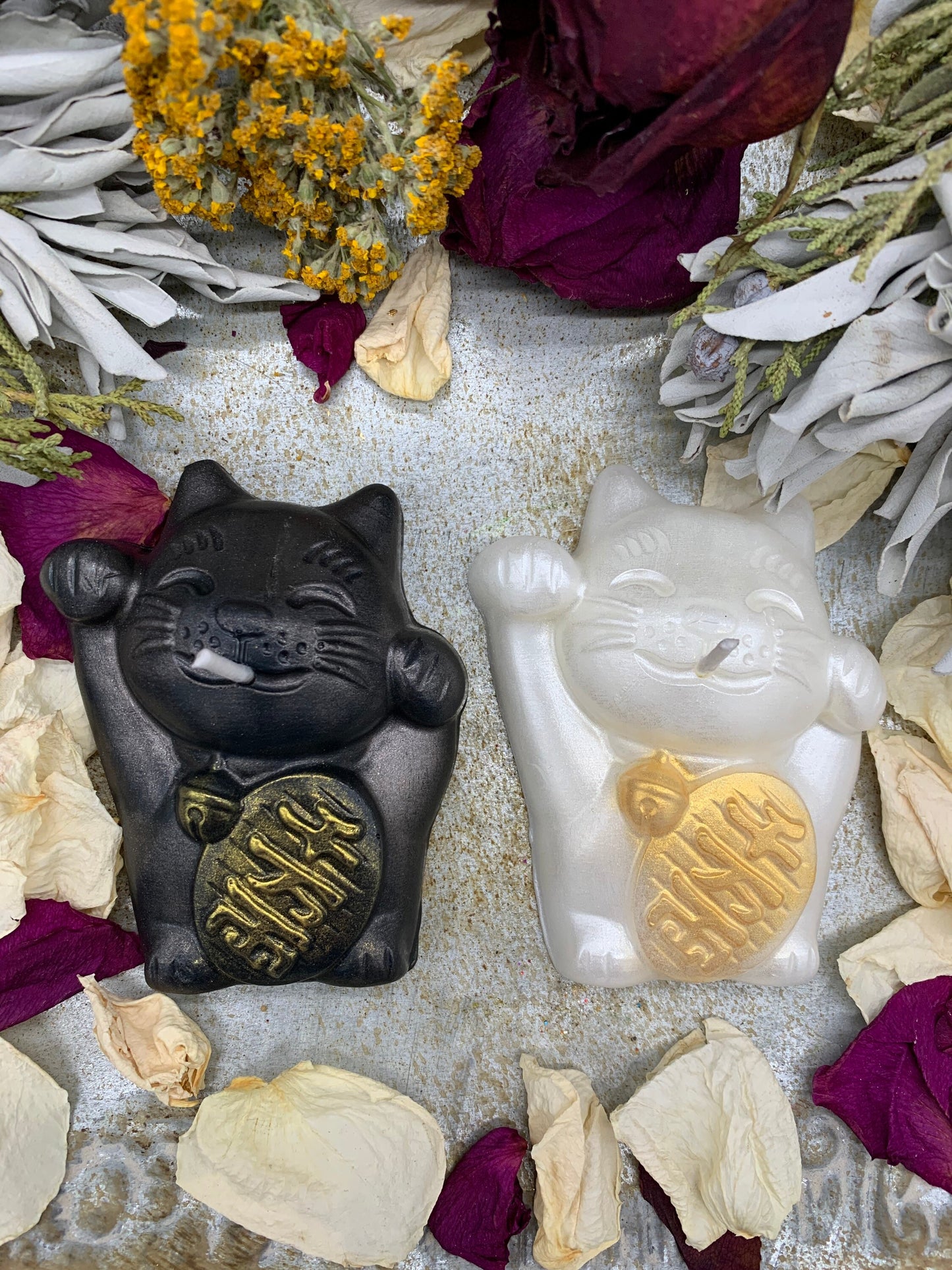 Lucky Cat Candle + Maneki-neko