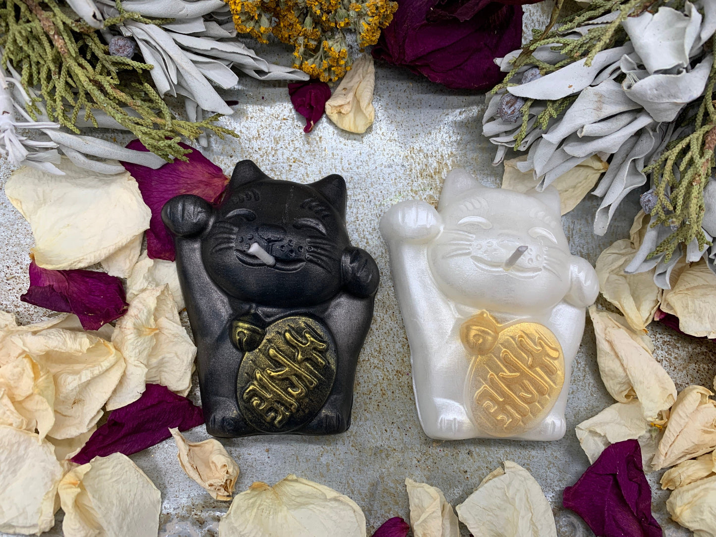 Lucky Cat Candle + Maneki-neko