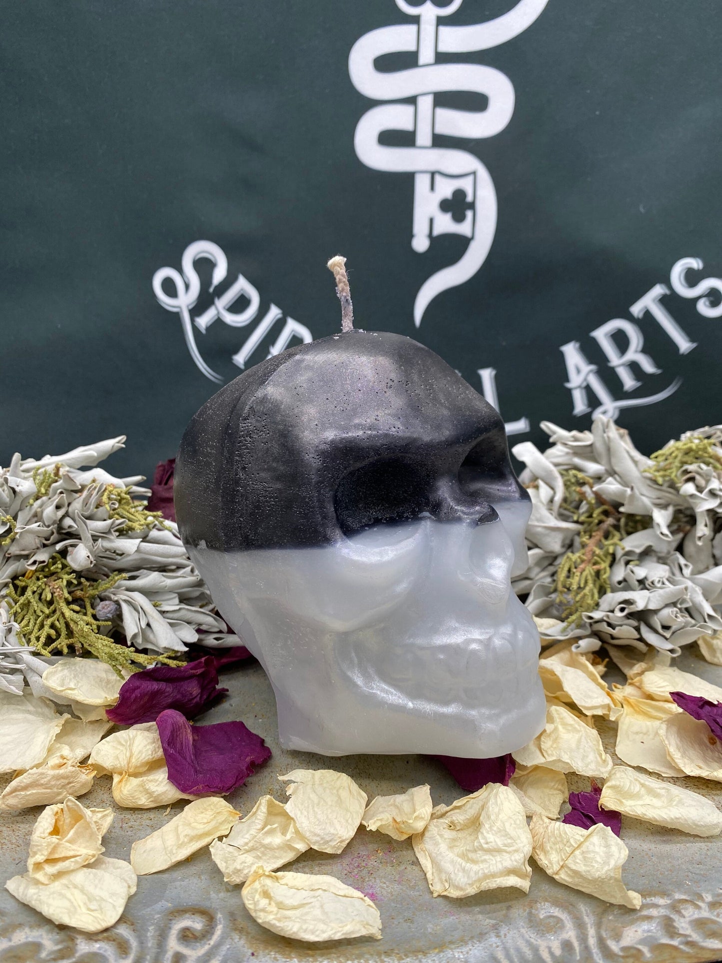 Large Uncrossing Skull Candle