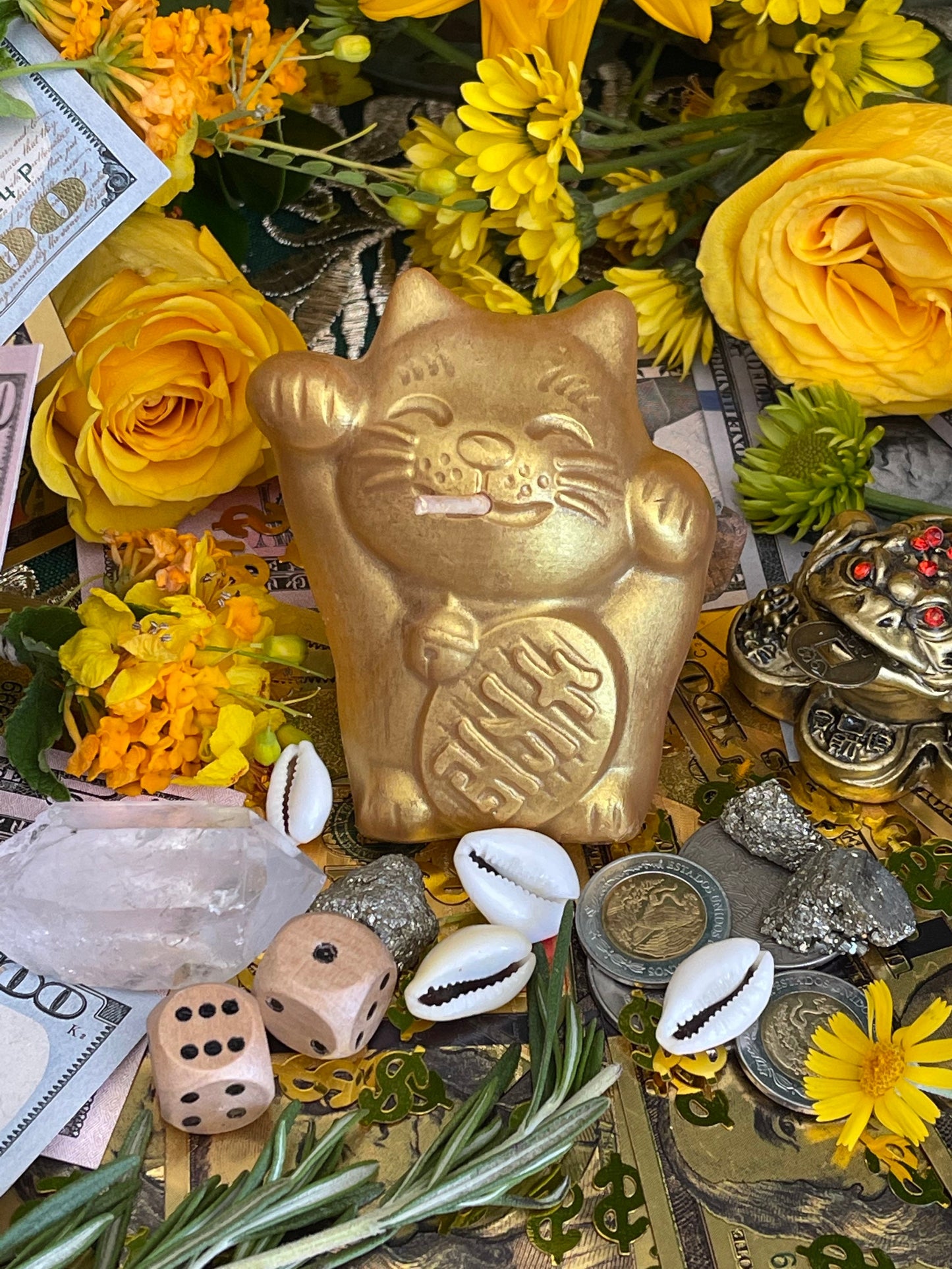 Lucky Cat Candle + Maneki-neko