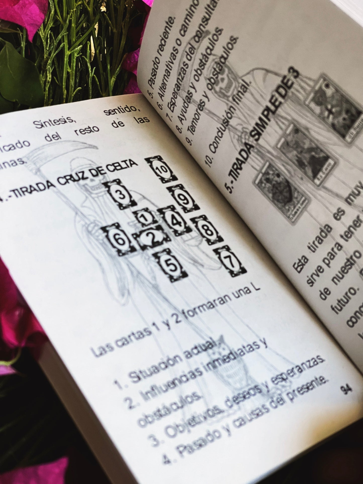 Tarot con la Santisima Muerte + Blessed + Booklet & Cards + From Mexico (Spanish Edition) + New