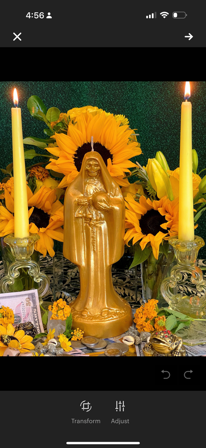 Trabalho com Vela de Prosperidade da Santa Muerte + Dinheiro + Abundância + Elevação nos Negócios + Riqueza + Ascensão Profissional + Ouro