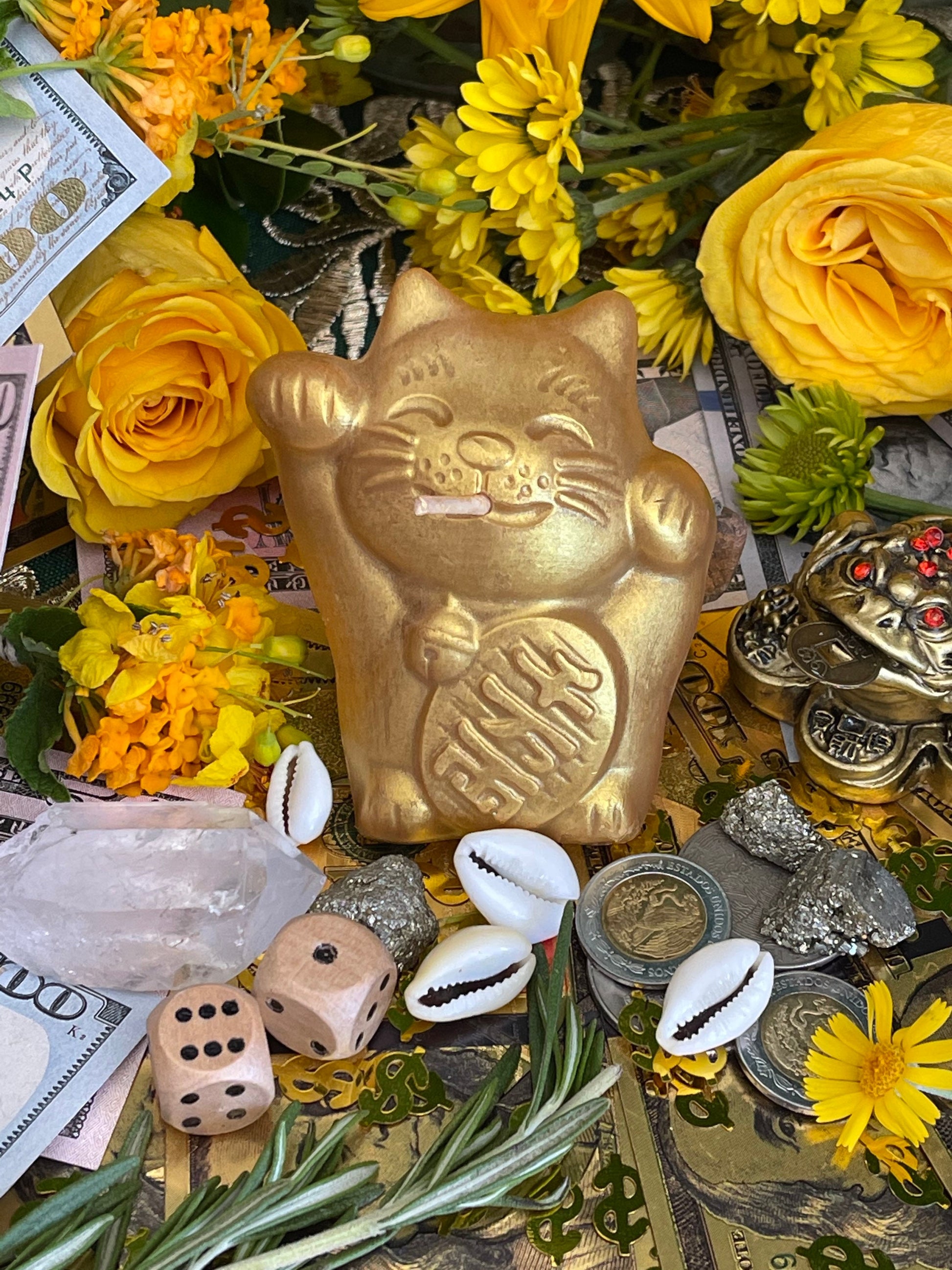 Lucky Cat Candle + Maneki-neko