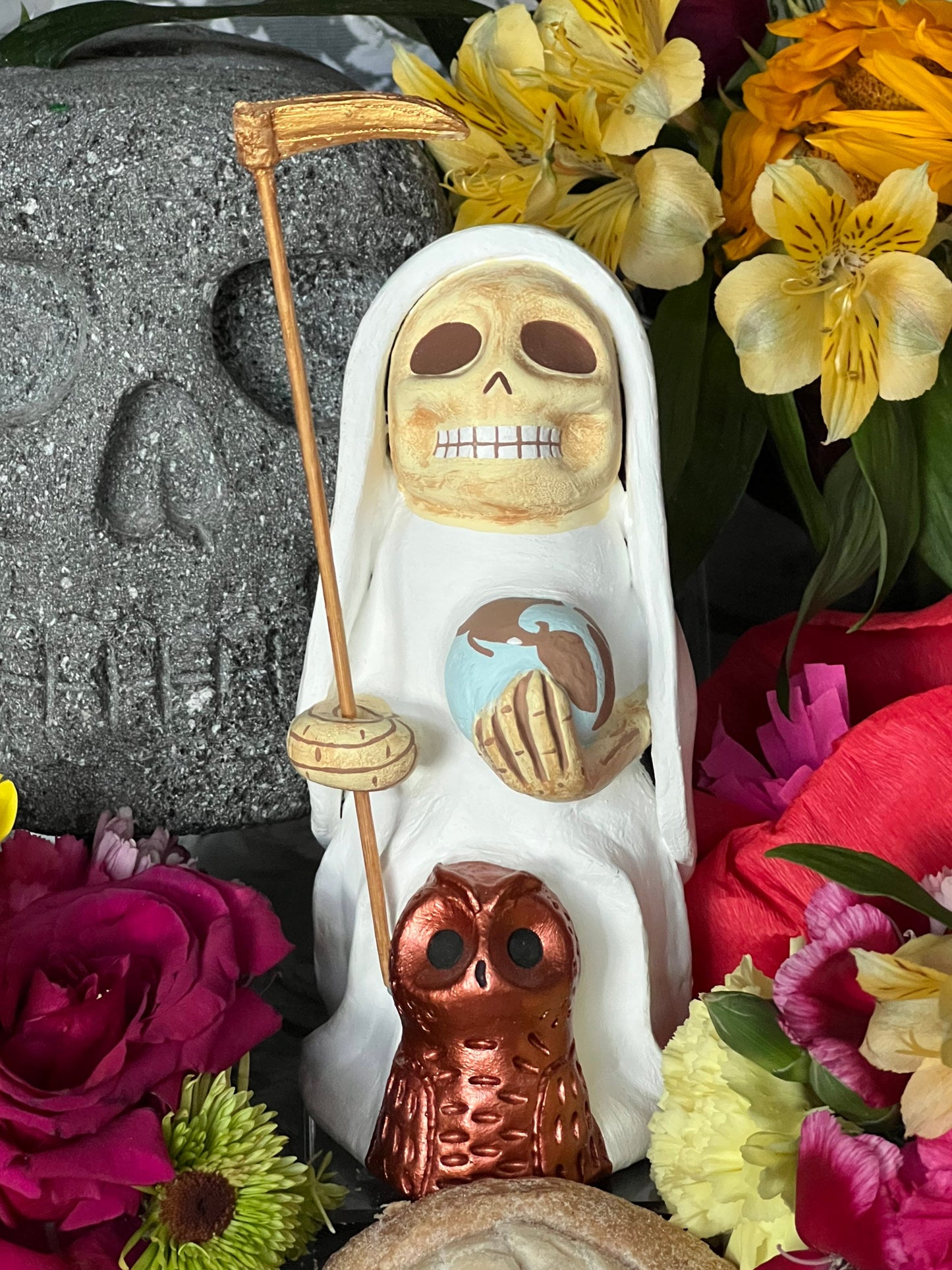 Santa Muerte Blanca Statue + Mictecacihuatl + Mictlantecihuatl + Traditionally Handcrafted from Mexican Clay + 1 of a Kind + Made in Mexico