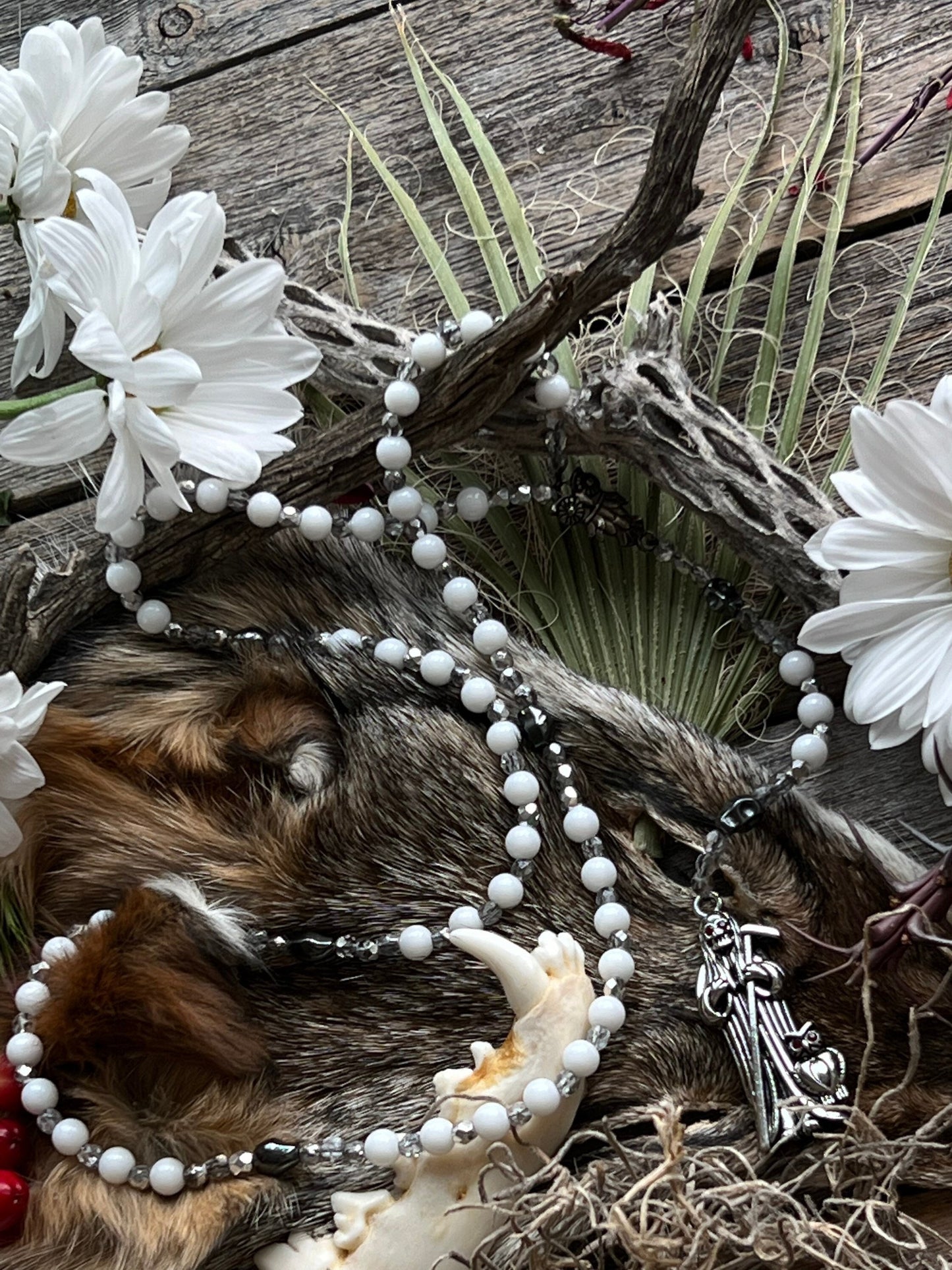 Santa Muerte Blanca Rosary de Hilo + Gemstone + Alabaster + Handcrafted + Rosario
