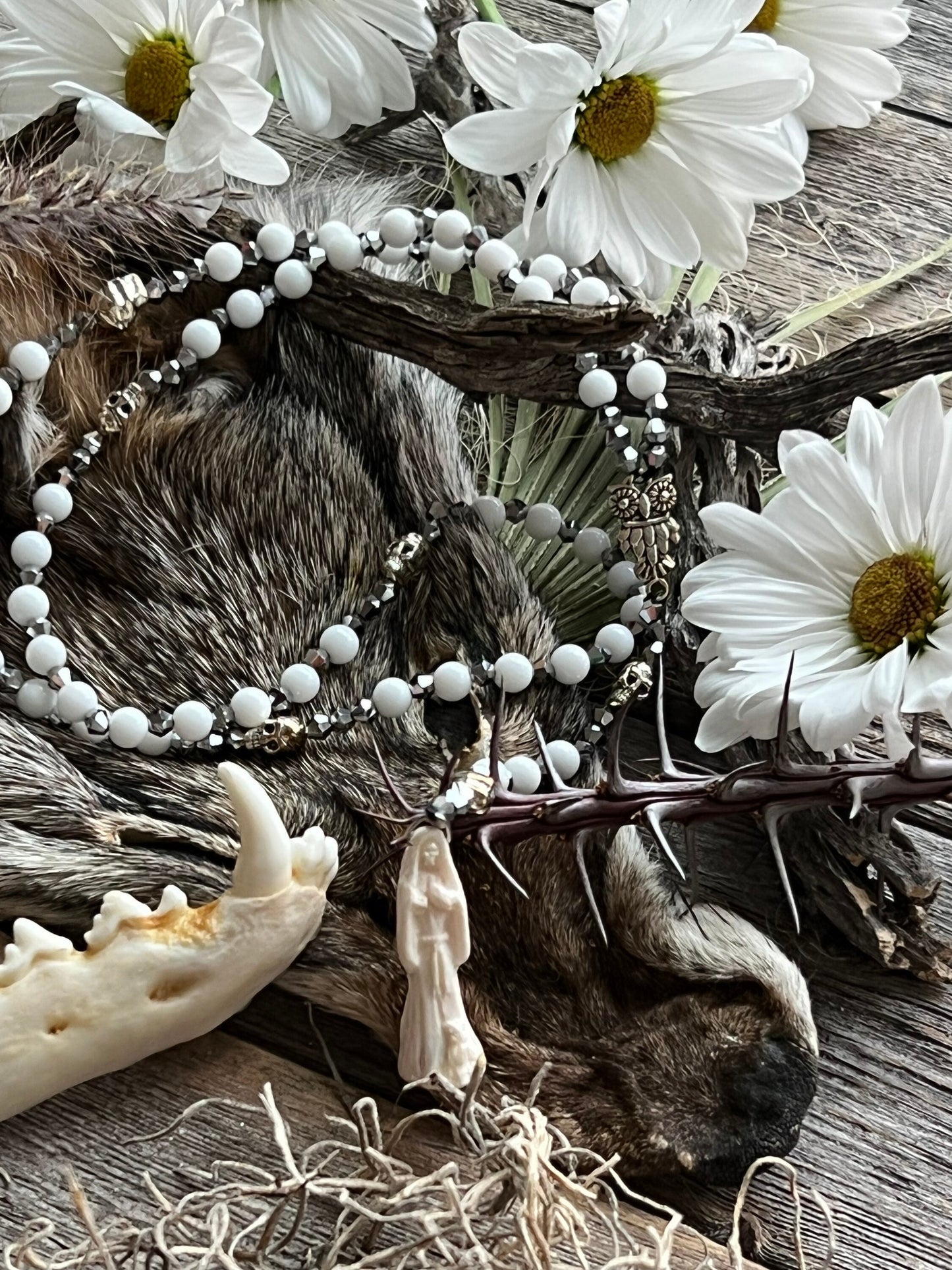 Santa Muerte Blanca Rosary de Hilo + Gemstone + Alabaster + Handcrafted + Rosario