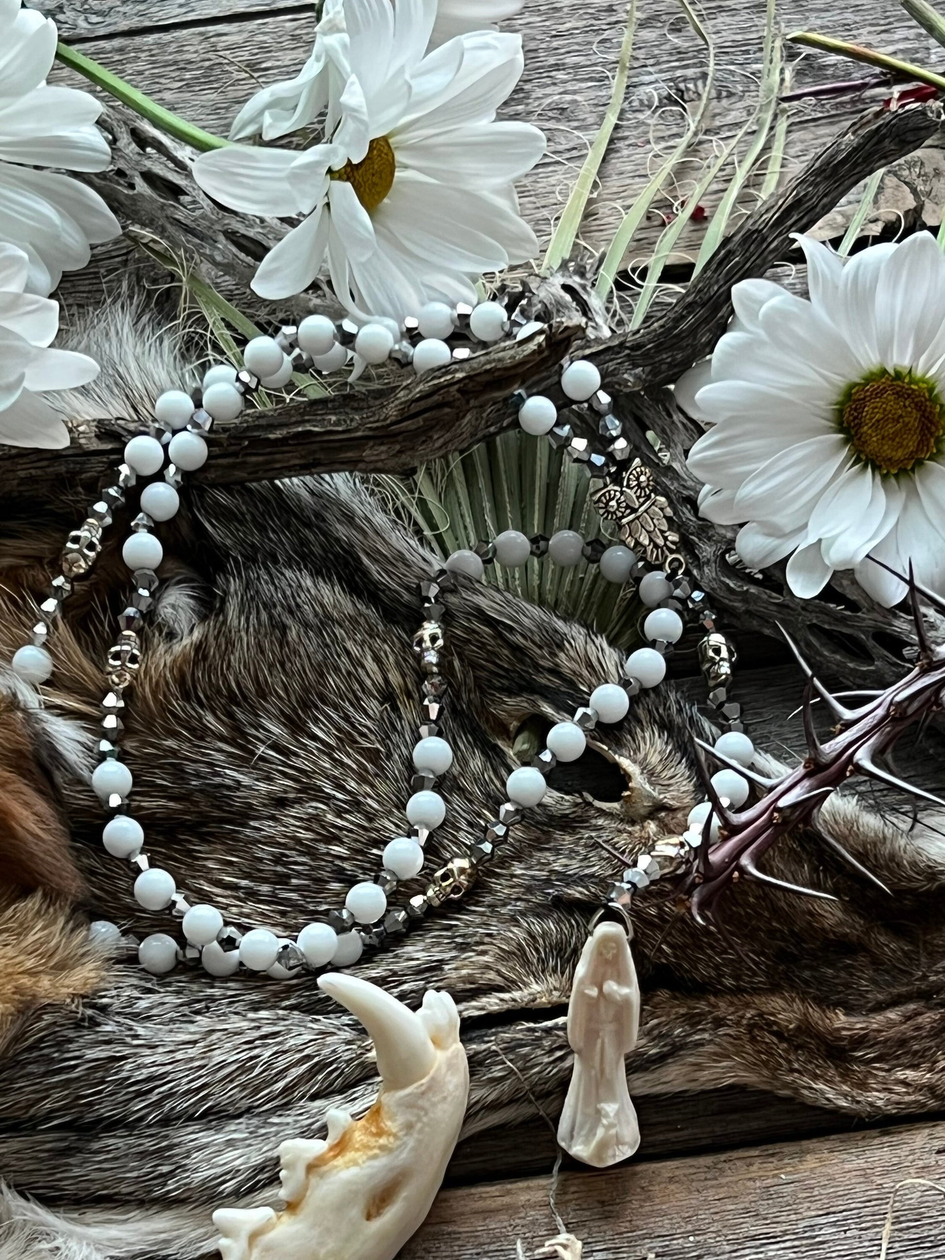 Santa Muerte Blanca Rosary de Hilo + Gemstone + Alabaster + Handcrafted + Rosario