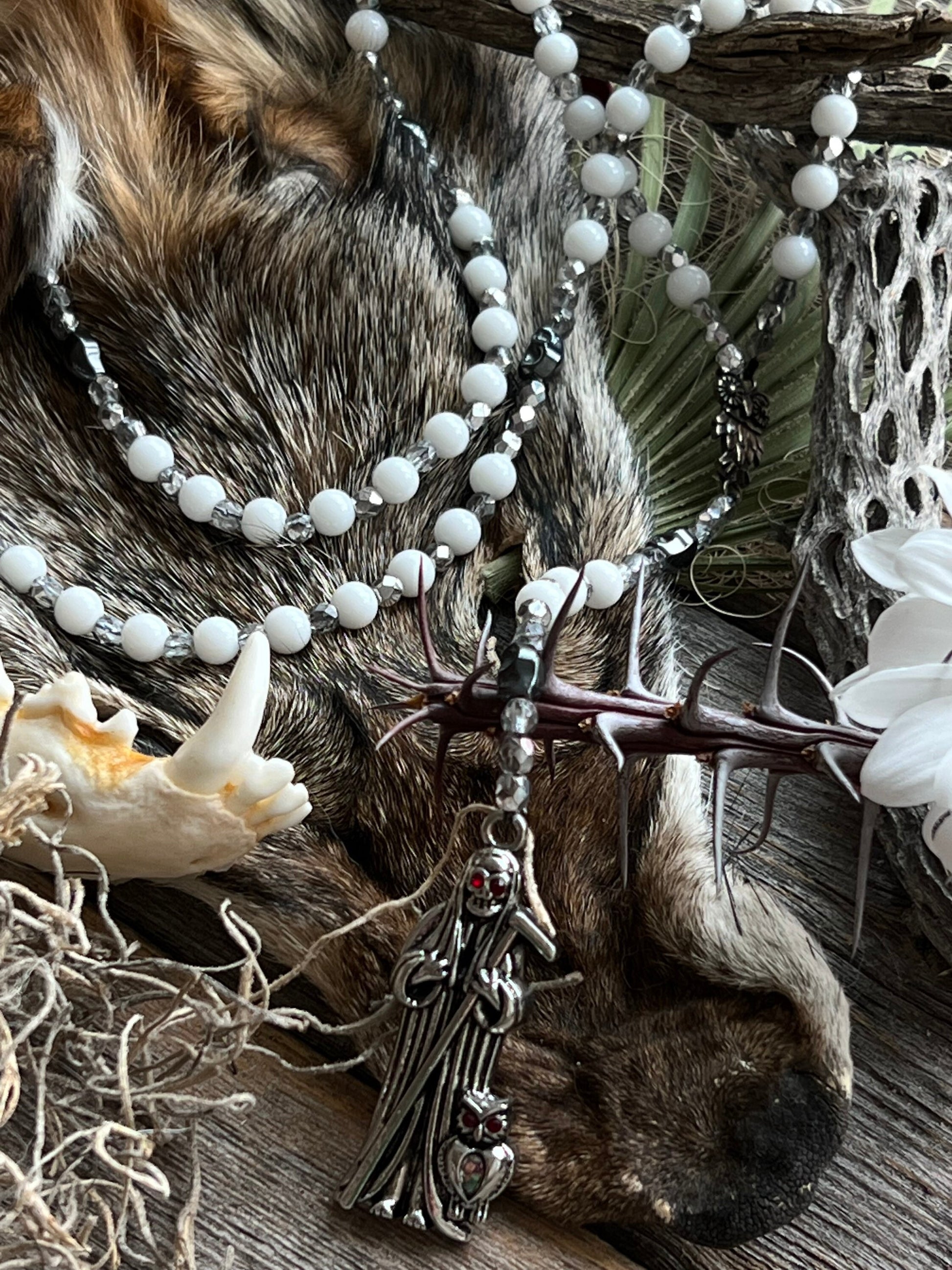 Santa Muerte Blanca Rosary de Hilo + Gemstone + Alabaster + Handcrafted + Rosario
