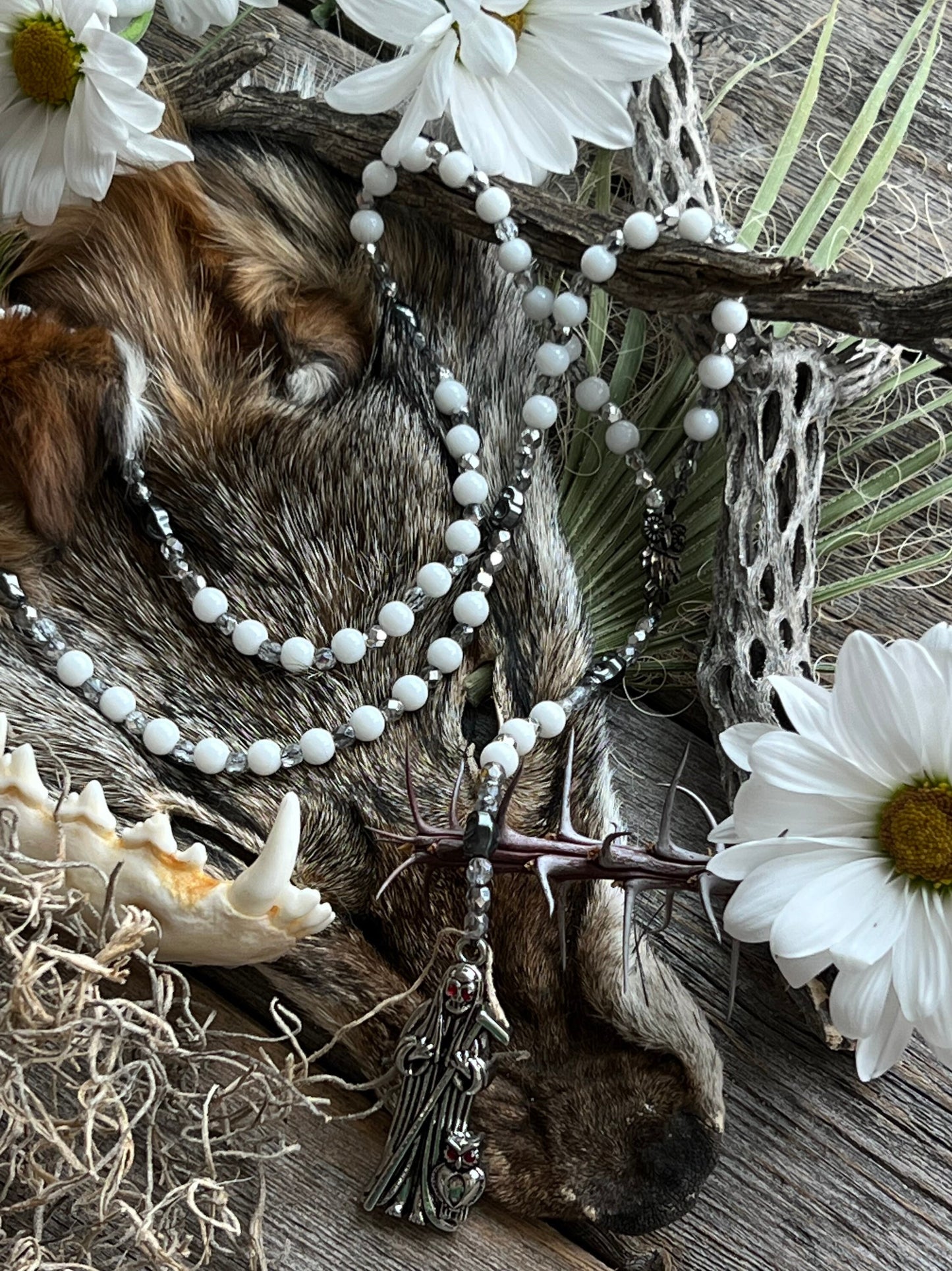 Santa Muerte Blanca Rosary de Hilo + Gemstone + Alabaster + Handcrafted + Rosario