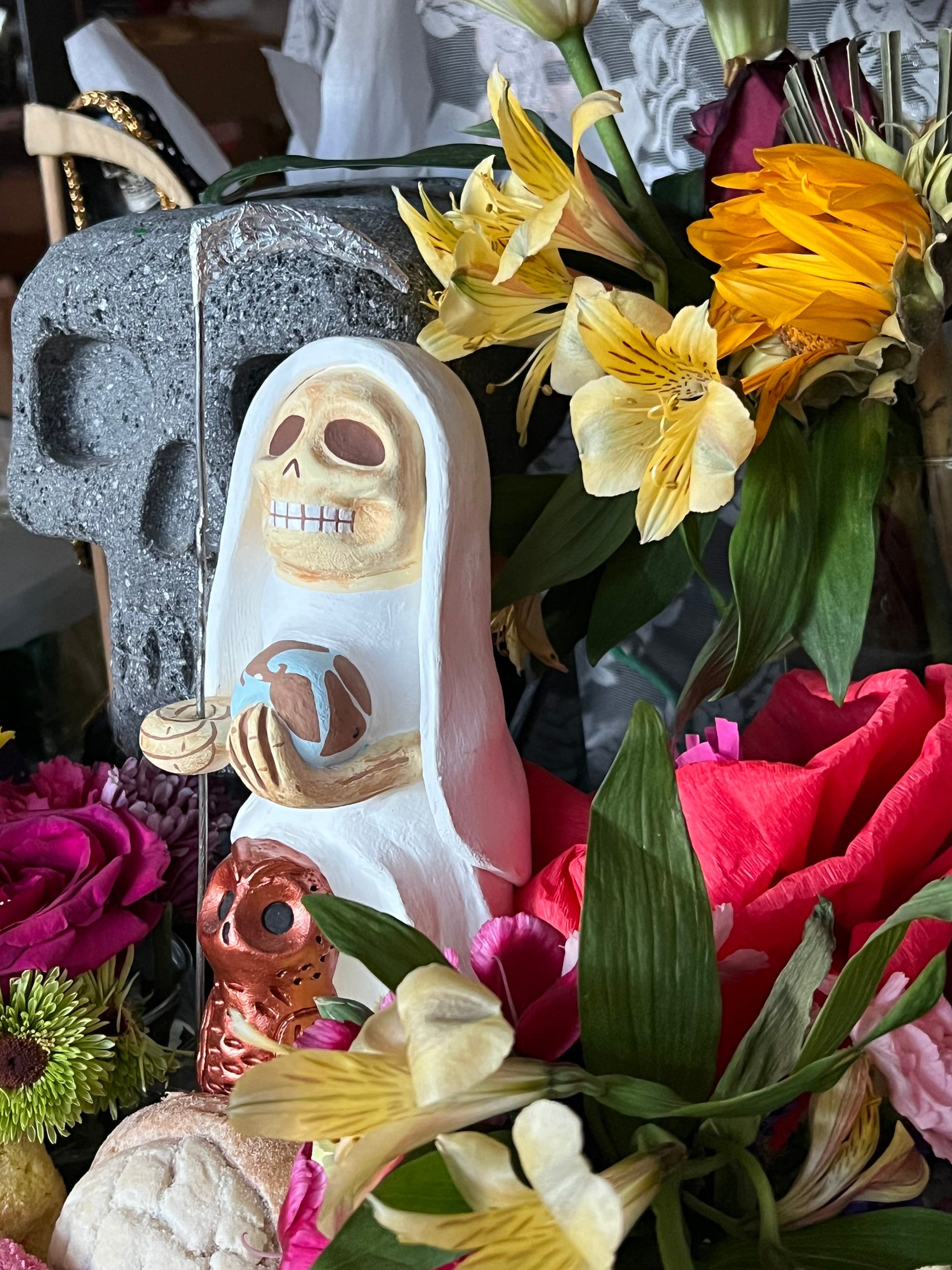 Santa Muerte Blanca Statue + Mictecacihuatl + Mictlantecihuatl + Traditionally Handcrafted from Mexican Clay + 1 of a Kind + Made in Mexico