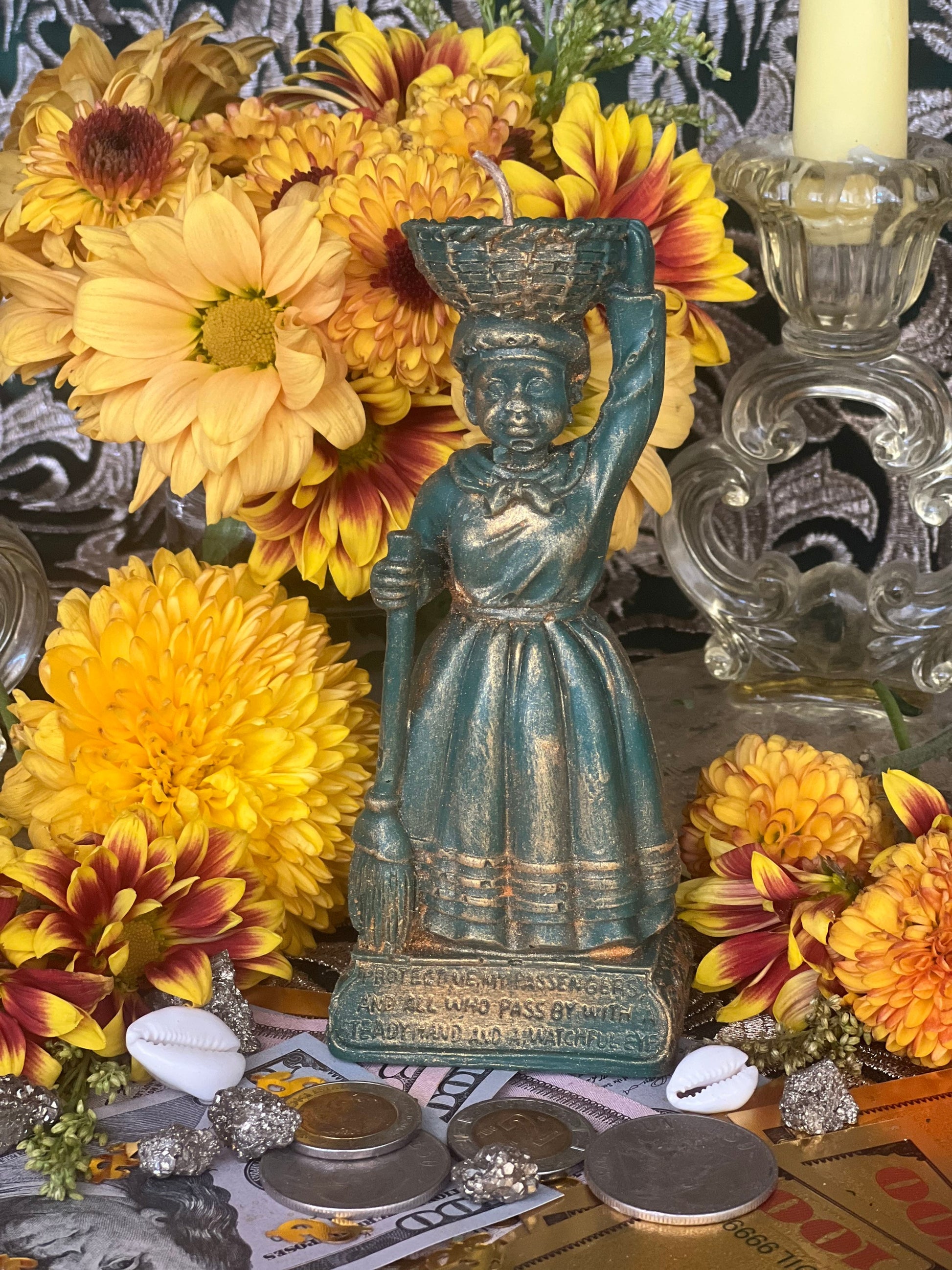 La Madama Candle + Love + Money + Luck + Home + Divination + Healing + 24K Gold + Hand painted