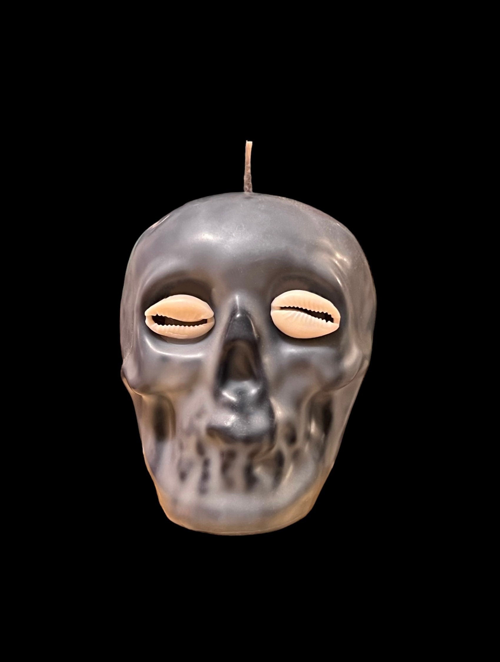 Uncrossing Skull Candle with Cowrie Eyes + Black Wax Dipped in White + Baron Del Cemeterio + Desenvolvimiento