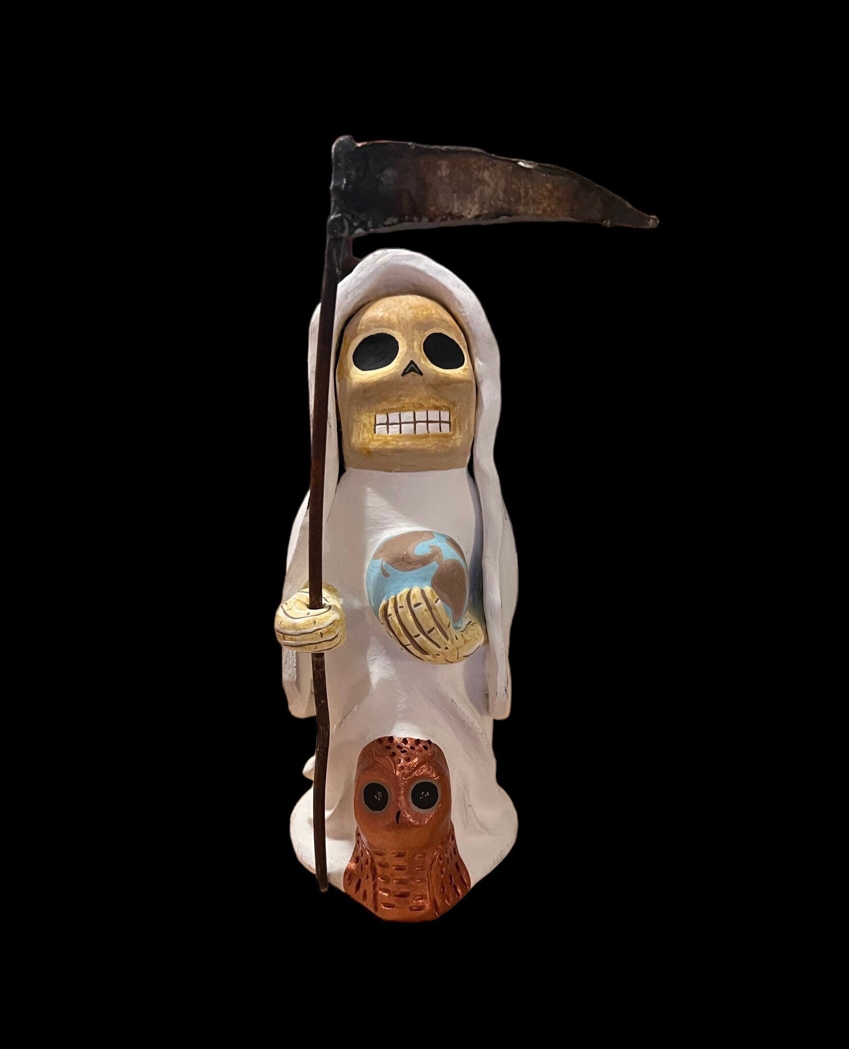 Santa Muerte Blanca Statue + Mictecacihuatl + Mictlantecihuatl + Traditionally Handcrafted from Mexican Clay + 1 of a Kind + Made in Mexico