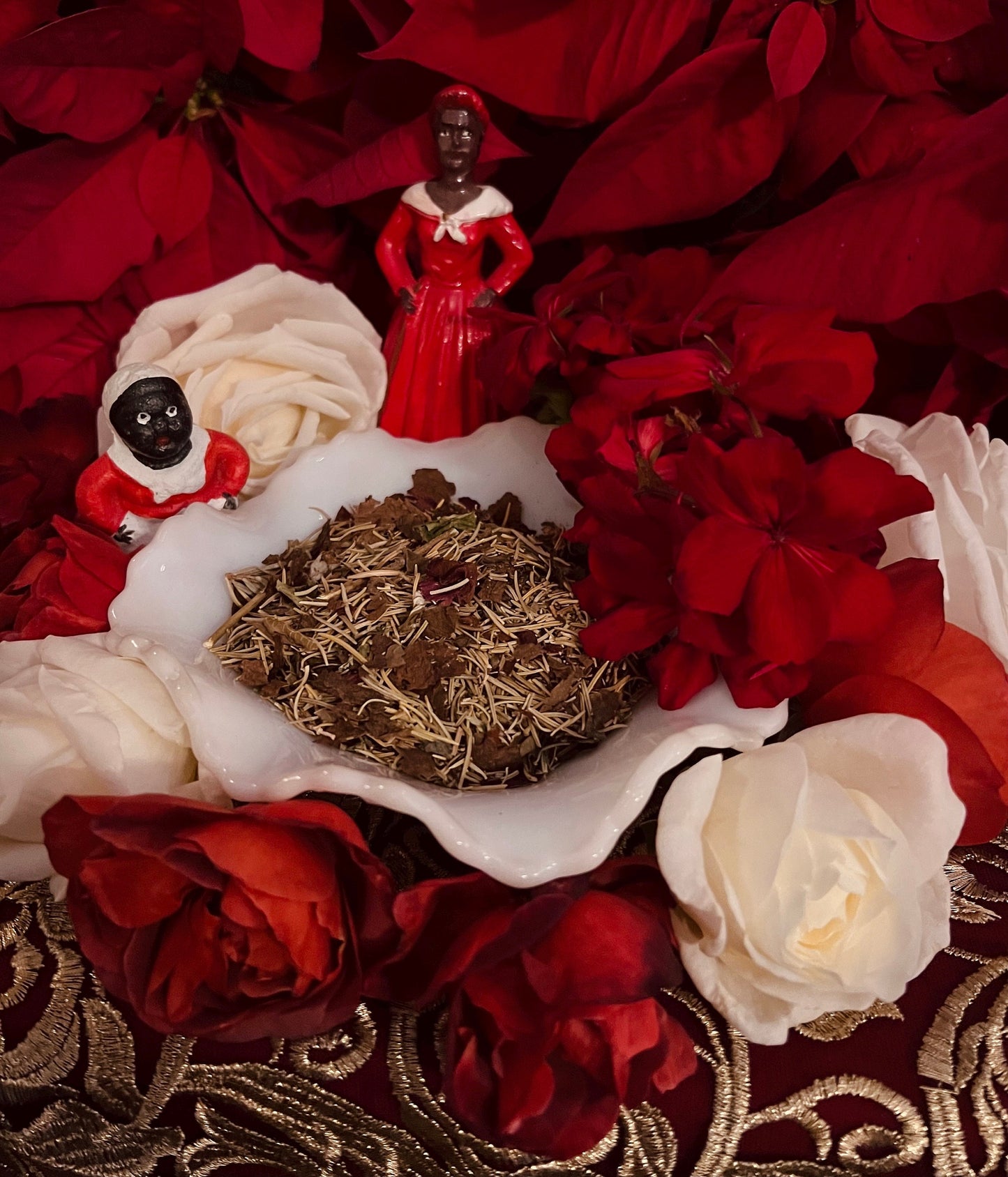 La Madama Herbs + Candle Dressing + Road Opening + Intuition + Abre Camino + Healing + Blessing + Divination + Success + Blessed