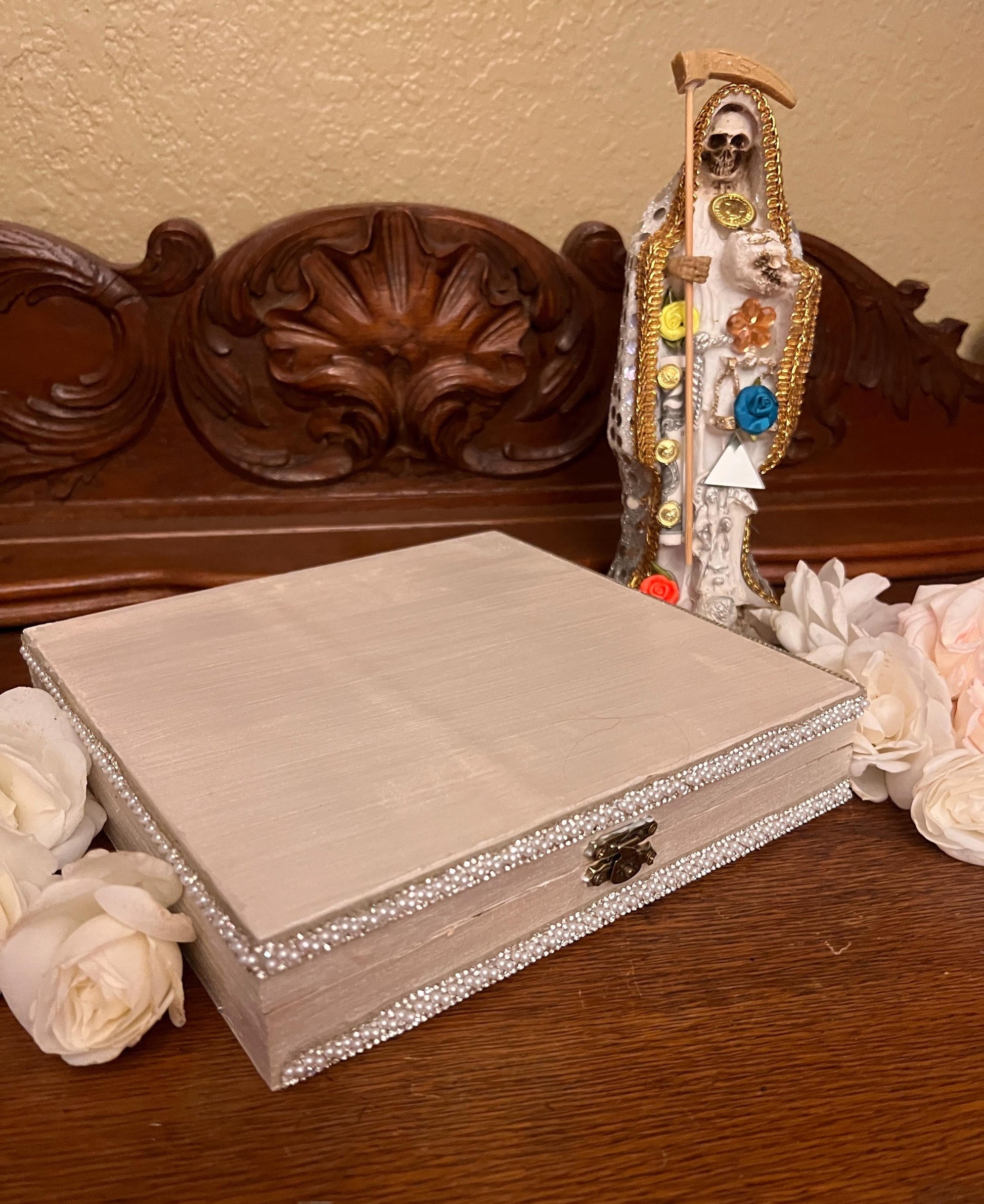 Santa Muerte Blanca Carga + Healing + Protection + Peace + Remove Negativity + Fixed Statue + Santisima Muerte