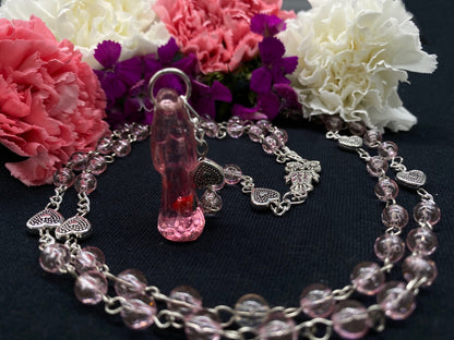 Rosário Santa Muerte Rosada / Rosa + Transparente + Corrente banhada a prata de lei + Artesanal + Rosario