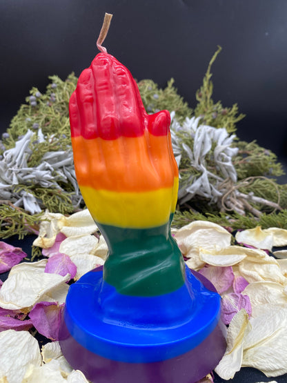 Vela de mãos rezando com arco-íris + Orgulho queer