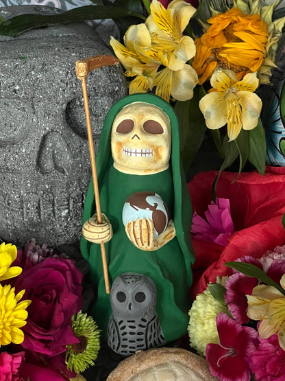 Estátua de Santa Muerte Verde + Verde + Mictecacihuatl + Mictlantecihuatl + Tradicionalmente feita à mão com argila mexicana + Peça única